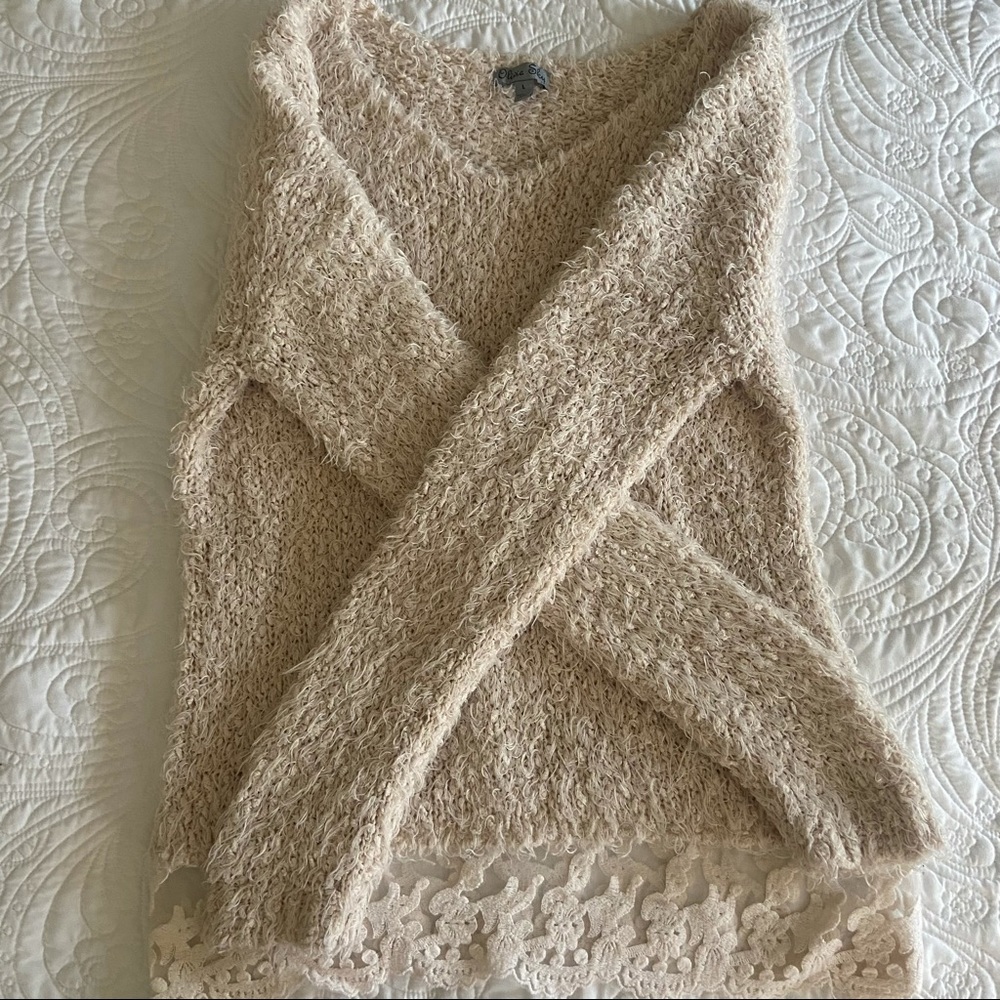 ✨💕Olivia Sky Fuzzy Lace Sweater